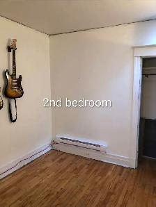 Lease transfer August 1st | Cession de Bail le 1 aout | metro ja - Photo 5