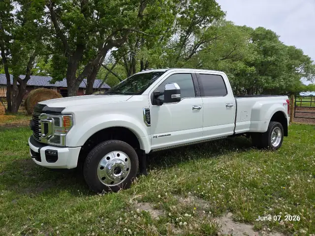 2022 Ford F450 Super Duty.