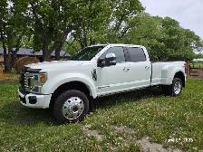 2022 Ford F450 Super Duty.