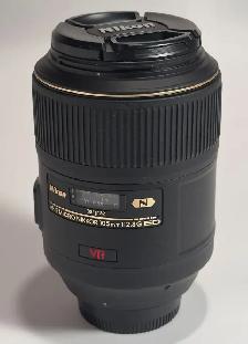 NIKON MICRO NIKKOR AF-S VR 105mm F2.8 IF-ED