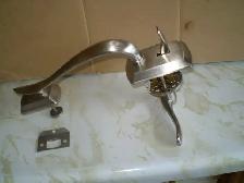 ELEGANT WEISER ENTRANCE DOOR LATCH SET-NO DEADBOLT $25 - Photo 4