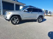 2012 Jeep Grand Cherokee Overland – Fully Loaded & Well Maintain - Photo 2