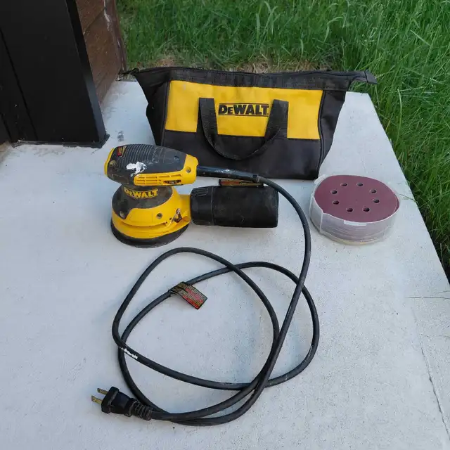 DEWALT Ponceuse orbitale