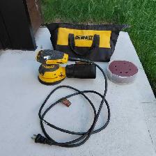 DEWALT Ponceuse orbitale