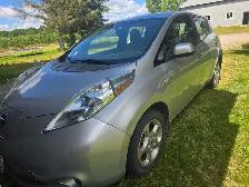 2012 Nissan Leaf SL (Full Electric) - Photo 2
