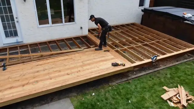 Hiring Construction Helpers – Decks & Fences