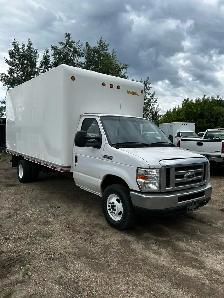 2009 Ford E450 16’ Cube Van - Photo 2