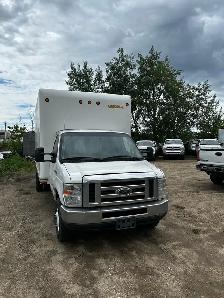 2009 Ford E450 16’ Cube Van - Photo 3
