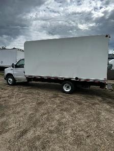 2009 Ford E450 16’ Cube Van - Photo 6