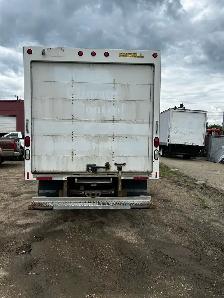 2009 Ford E450 16’ Cube Van - Photo 7