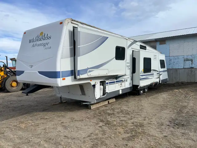2006 Fleetwood Wilderness advantage