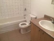 1 bdrm apt all incl, centre Hull, direct bus to Ottawa U & L'UQO - Photo 6