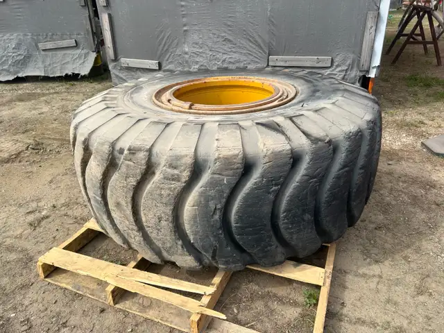 23.5 R25 Michelin Tire