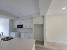 3 Bedroom 2 & 1/2 washroom in  south london - Photo 7
