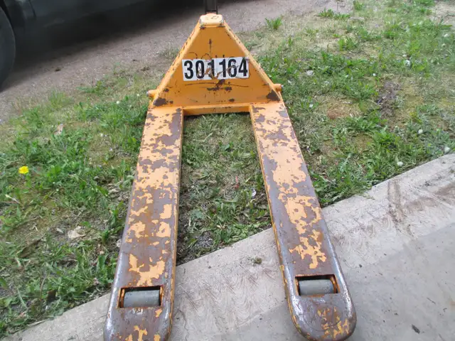 hydraulic pallet jack