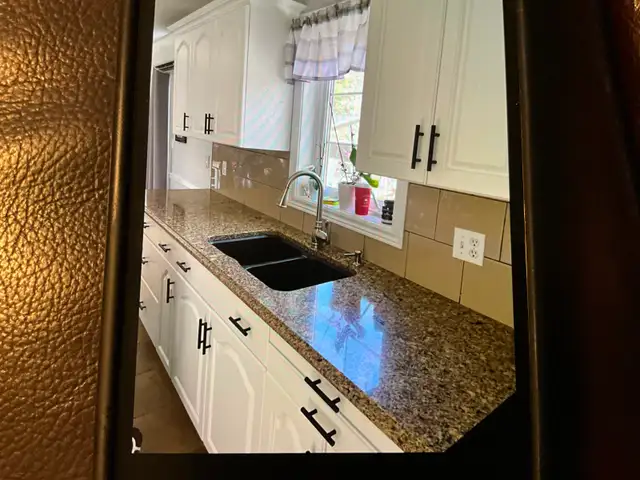 QUARTZ COUNTERTOP