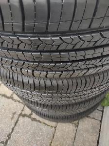 225-65R17x4 pneus été Goodyear Assurance Cs Fuel Max comme neuf