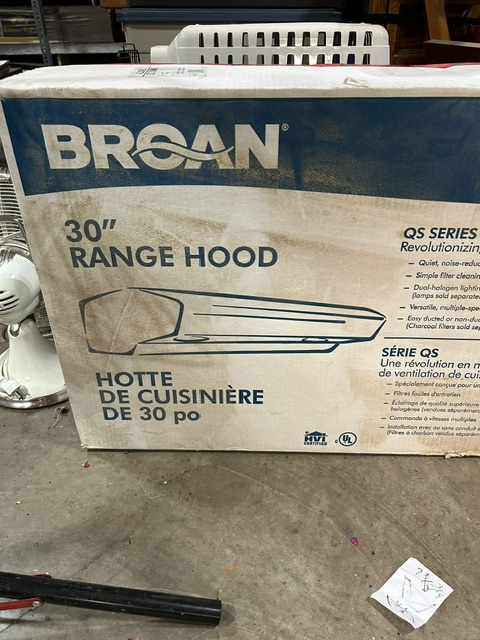 RANGE HOOD / HOTTE CUISINIÈRE