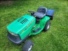 John Deere Sabre Lawn Tractor
