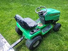 John Deere Sabre Lawn Tractor - Photo 3