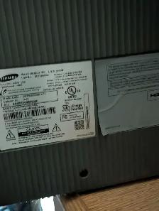 78 inch Samsung TV maybe 40 hours on it - Photo 4
