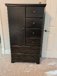 used 4pc bedroom queen bed