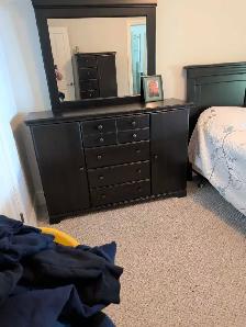 used 4pc bedroom queen bed - Photo 2