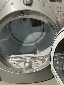 Whitlpool Washer / Dryer - Photo 2