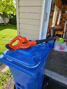 weed eater et souffleur Black and Decker a batterie 20 volts