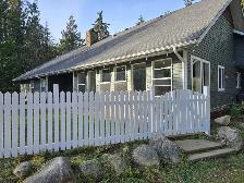 Custom  Built - picnic table, archway, gate, picket fence panels - Photo 6