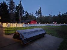 Custom  Built - picnic table, archway, gate, picket fence panels - Photo 7