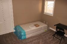 PRIVATE BEDROO  FOR RENTLOOKING FOR A FEMALE ROOMMATE - Photo 3