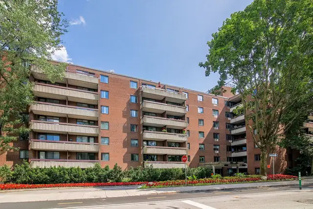 Short-Term Rental in Westmount (July 1 – October 31)