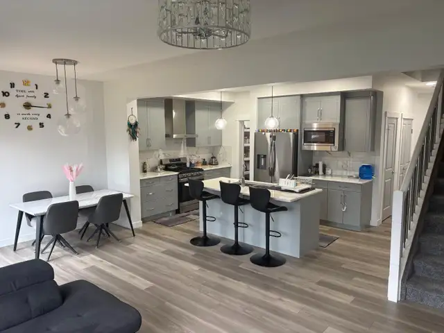 4 Bed   Bonus Room | 3 Full Baths | Double Garage | Secord, West