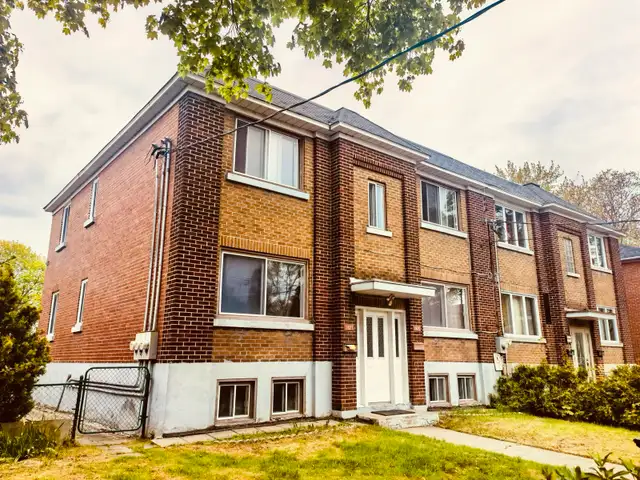 St Laurent duplex 5 1/2 room