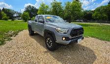 2018 Toyota Tacoma TRD 4x4 /NAV/GREAT CONDITION/ - Photo 8