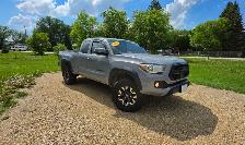 2018 Toyota Tacoma TRD 4x4 /NAV/GREAT CONDITION/ - Photo 9