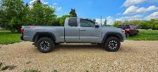 2018 Toyota Tacoma TRD 4x4 /NAV/GREAT CONDITION/ - Photo 11