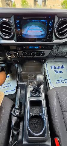 2018 Toyota Tacoma TRD 4x4 /NAV/GREAT CONDITION/ - Photo 18