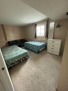 fully furnished master bedroom - Photo 4