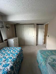 fully furnished master bedroom - Photo 6