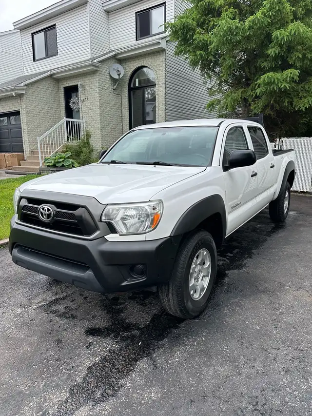 SEULEMENT 38 800 KM TOYOTA TACOMA DOUBLE CAB LONG BED–