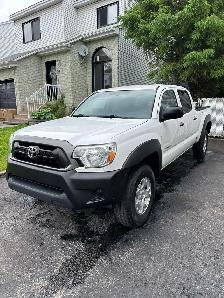SEULEMENT 38 800 KM TOYOTA TACOMA DOUBLE CAB LONG BED–