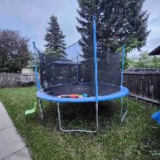Trampoline with Safety Net