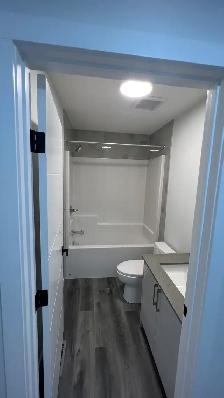 Private bedroom with attached washroom for rent - Photo 4