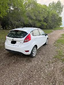Ford Fiesta SE Hatchback - Photo 4
