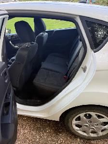 Ford Fiesta SE Hatchback - Photo 6