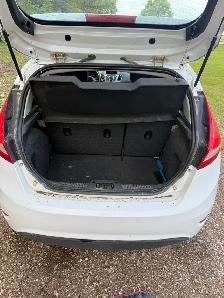 Ford Fiesta SE Hatchback - Photo 7