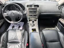 2010 Lexus IS 4dr Sdn Auto AWD | Heated seats! | Sun-roof! CER - Photo 10