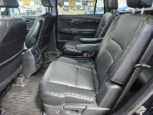 2016 Honda Pilot Touring. AWDLeatherBackup CamNaviSunroof - Photo 11